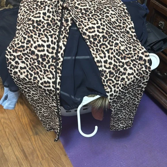 Leopard print pants - Picture 2 of 3
